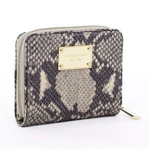 Authentic Micheal Kors Neutral Colour Snake Skin Pattern Wallet With Zipper